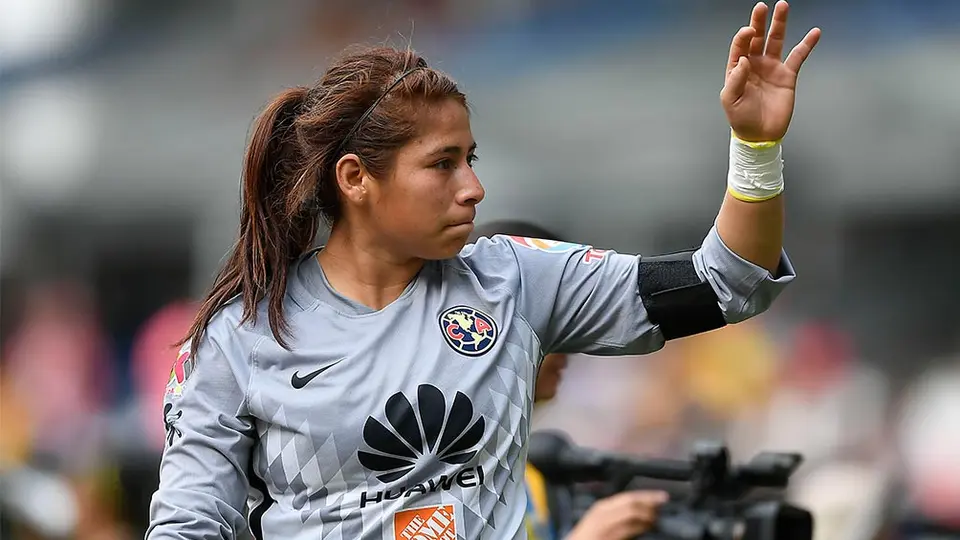 PSV hace oficial el fichaje de Cecilia Santiago