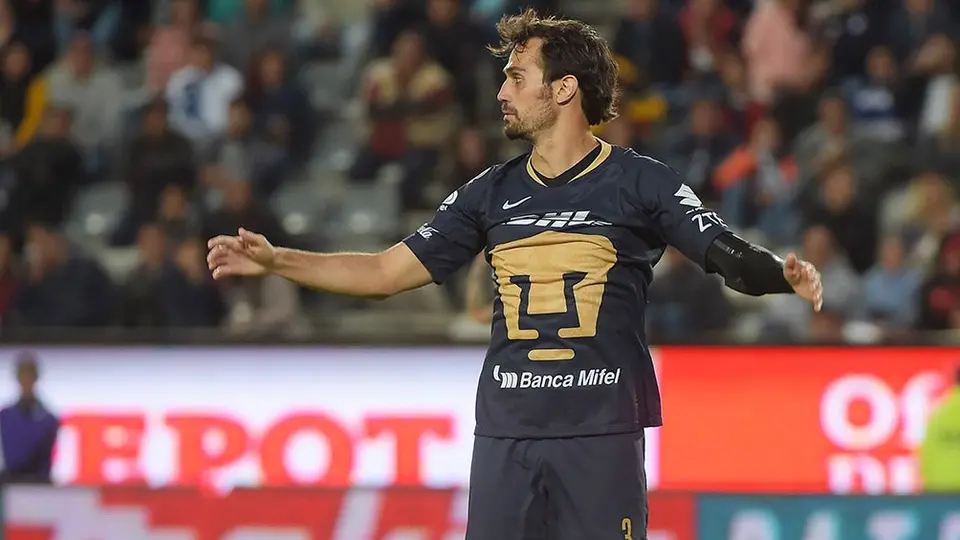 Pumas ya le busca acomodo a Alejando Arribas