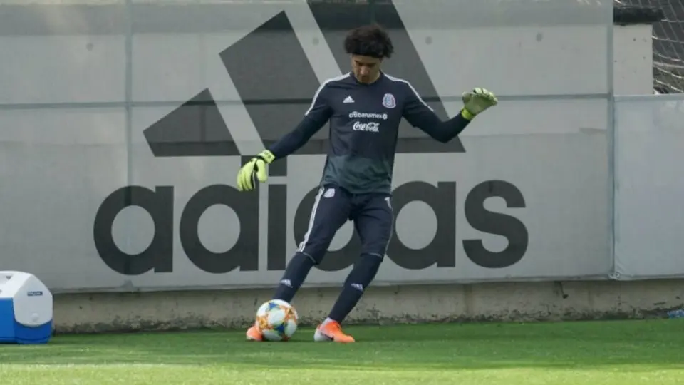 Memo Ochoa se sumó a la concentración del Tri