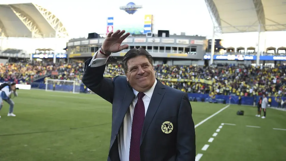 Piojo Herrera vacaciona en Disneyland durante la Fecha FIFA