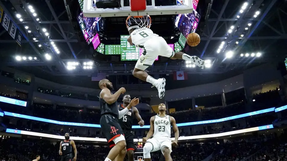 Milwaukee aplasta a Houston con gran actuación de Eric Bledsoe