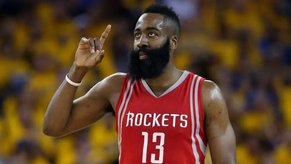 James Harden regaló 10 mil dólares a una familia en Las Bahamas