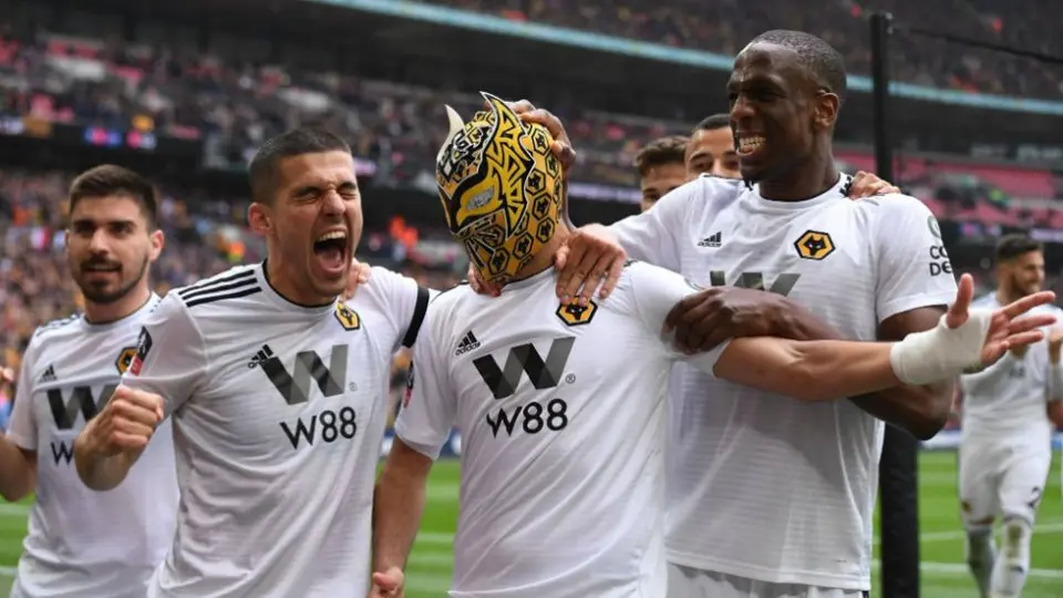 Jiménez y Wolverhampton reciben visita de Sin Cara