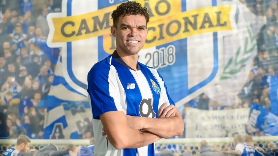 Porto hace oficial la contratación de Pepe