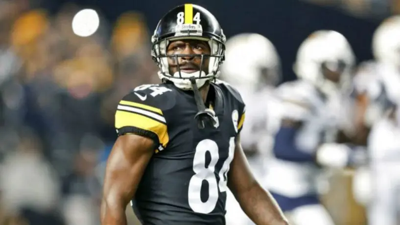 Antonio Brown 'explota' en redes sociales y ataca a JuJu Smith