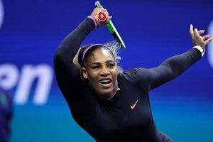 Serena Williams aplasta a Maria Sharapova en arranque del US Open