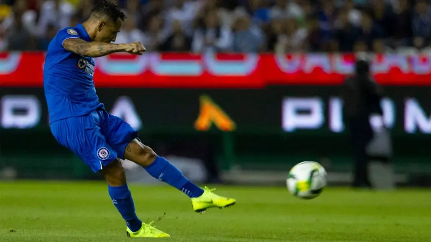 Yoshimar Yotún remata contra la meta de Yarbrough | MIGUEL PONTÓN