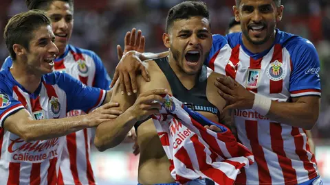 Chivas ganó el Clásico contra Atlas con golazo de Alexis Vega