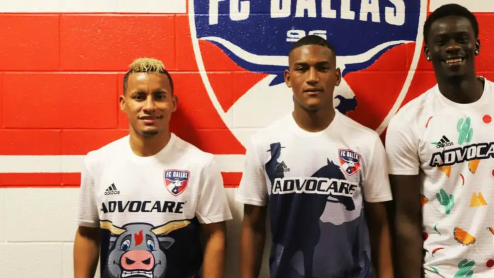 FC Dallas 'trollea' a sus jugadores con horrendos jerseys