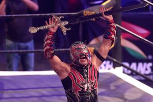 Aerostar conquista la espada de Rey de Reyes