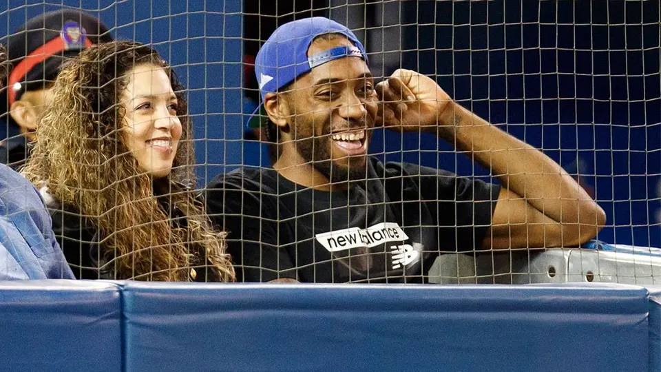 Kawhi Leonard, ovacionado en partido de los Blue Jays