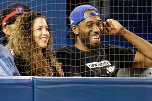 Kawhi Leonard, ovacionado en partido de los Blue Jays