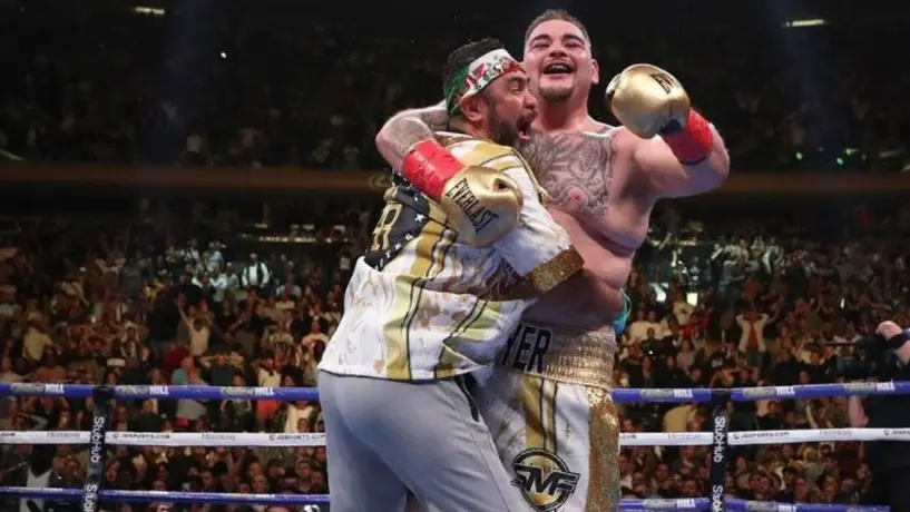 'Maldición' de Drake continúa tras tomarse foto con Anthony Joshua