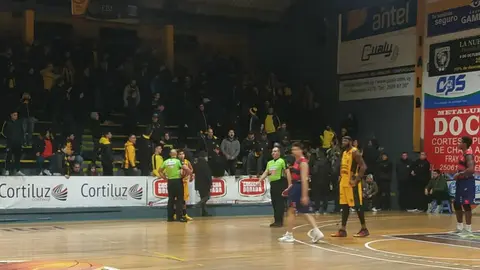 Partido de basquetbol es suspendido por olor a marihuana en Uruguay