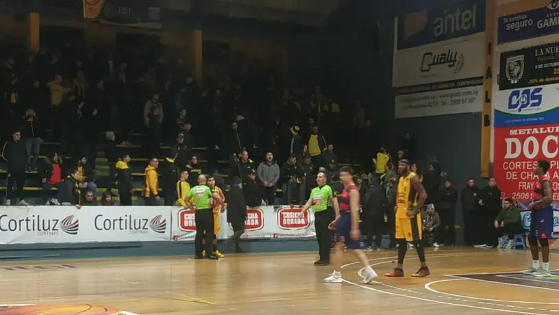 Partido de basquetbol es suspendido por olor a marihuana en Uruguay