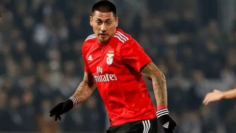 Negociación de América con Castillo sigue trabada por agentes
