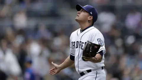 Gerardo Reyes conquista la victoria dos mil para pitchers mexicanos en Grandes Ligas