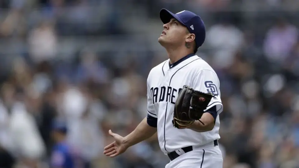 Gerardo Reyes conquista la victoria dos mil para pitchers mexicanos en Grandes Ligas
