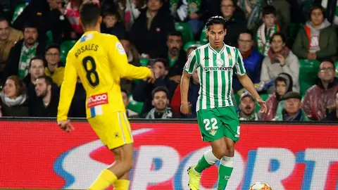 Lainez y Guardado logran sufrido pase a 'Semis' de Copa del Rey