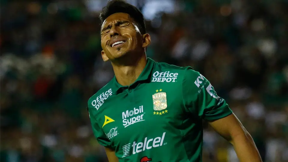 Ángel Mena, 'peleado' con el gol en Fases Finales