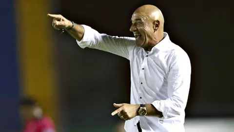 Chelís criticó la polémica que envuelve a Chivas con el VAR