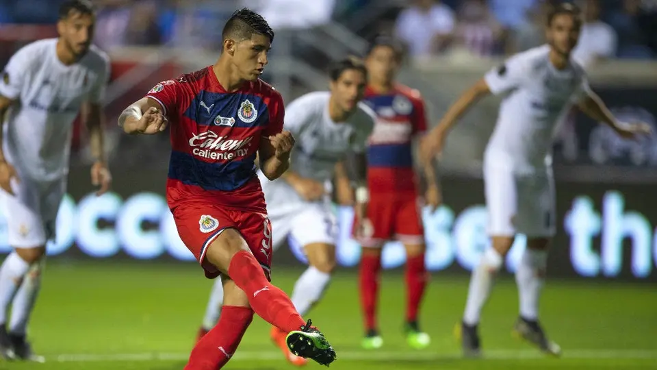 Tomás Boy quitó responsabilidad a Pulido por penalti fallado vs Fiorentina