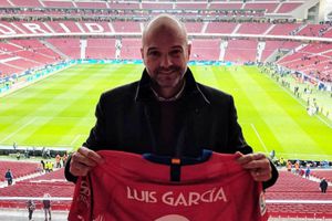 Luis García estuvo presente en el Atlético vs Real Madrid