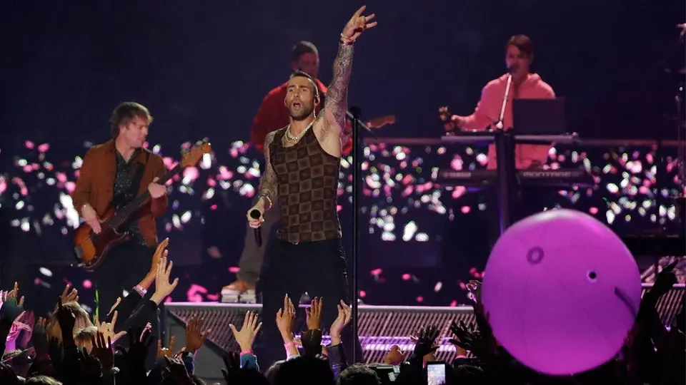 Maroon 5 deja insatisfechos a fans de NFL con halftime show