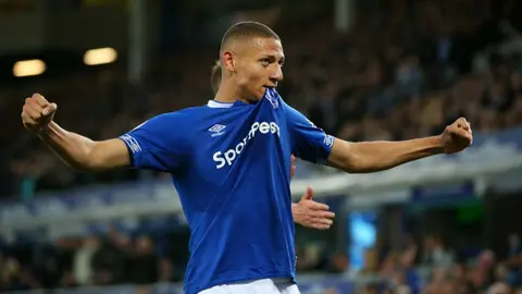 Richarlison conmueve con festejo tras ser convocado por Brasil