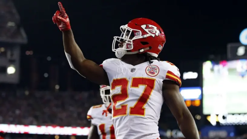 Browns anuncia a Kareem Hunt como su nuevo jugador
