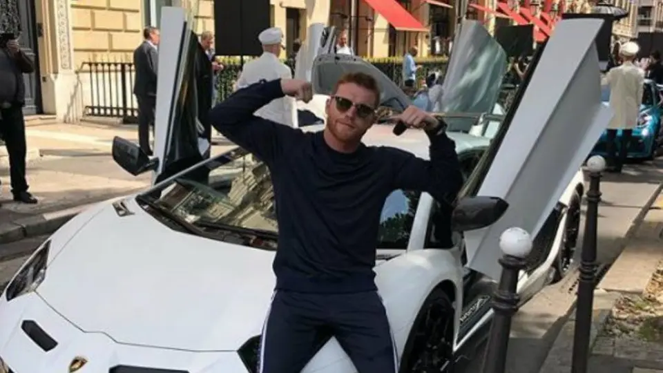 Canelo conduce Lamborghini a alta velocidad en Mónaco