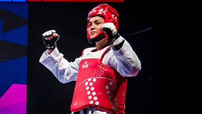 María Espinoza se despide con medalla de Plata de Mundiales de Taekwondo