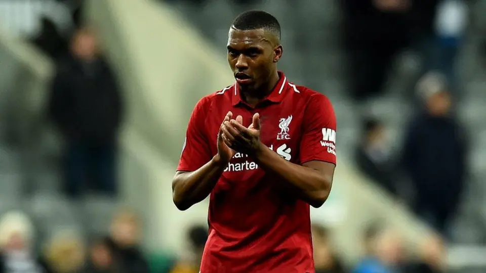 Daniel Sturridge, Campeón con Liverpool, come escamoles en visita a México