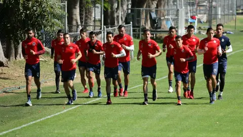 Chivas abre práctica con motivo del Día del Niño
