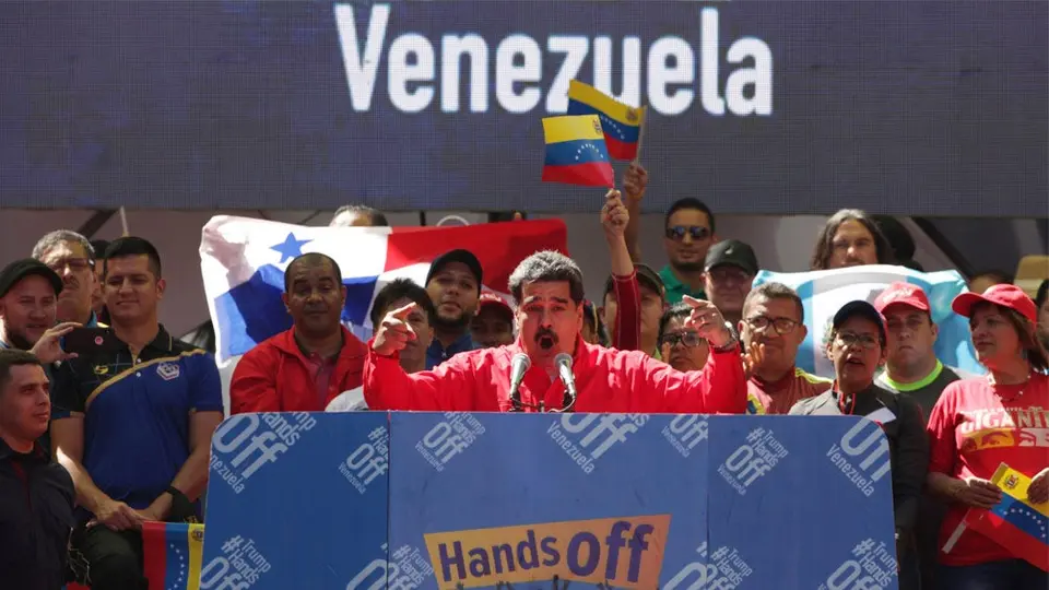 Maduro anuncia rompimiento de relaciones con Colombia