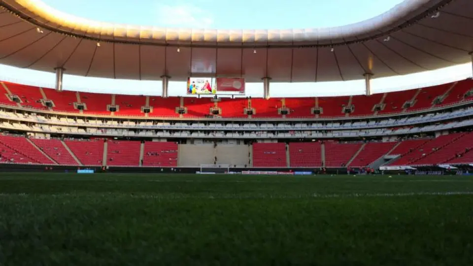 Chivas presumió cómo luce el Akron con el cambio de pasto