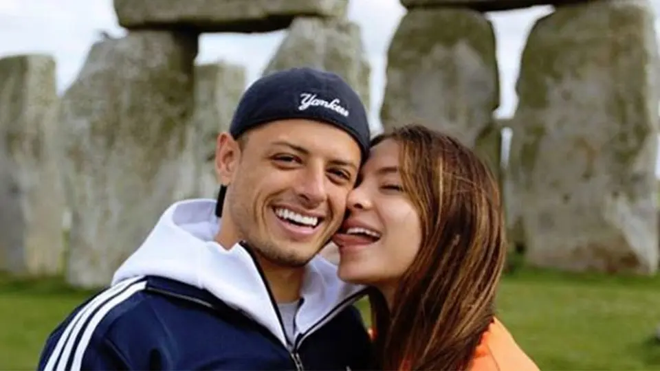 Novia de Chicharito da detalles sobre su embarazo