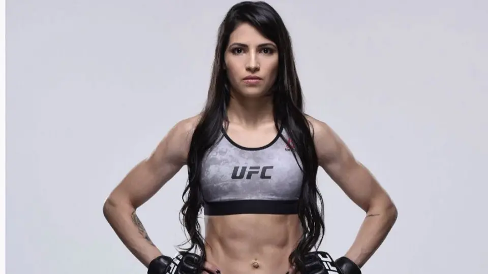 Peleadora de UFC propina golpiza a sujeto que intentó asaltarla