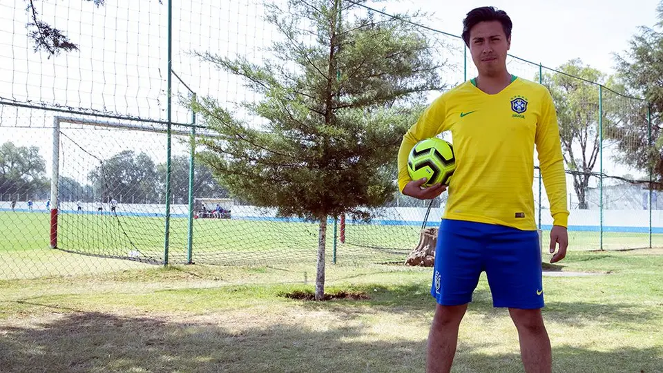 Brayan Raúl, el portero rockero del futbol amateur