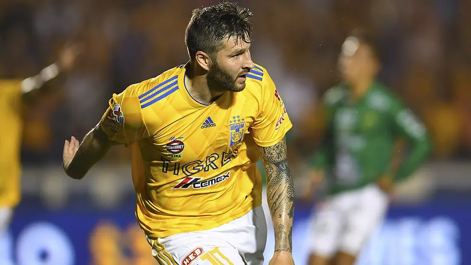 Gignac empata a Tomás Boy como el máximo goleador de Tigres