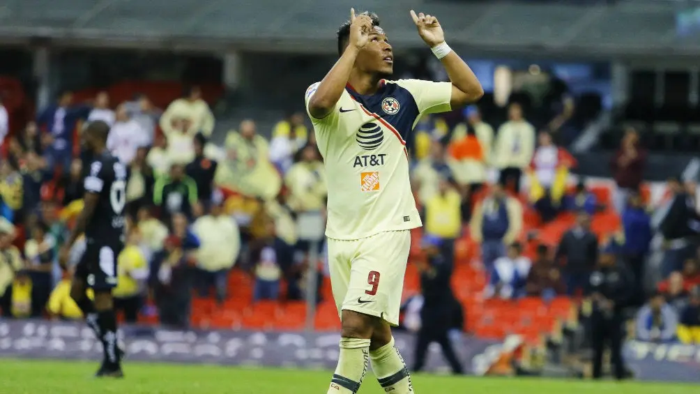 Roger Martínez celebra anotación con América | IMAGO7