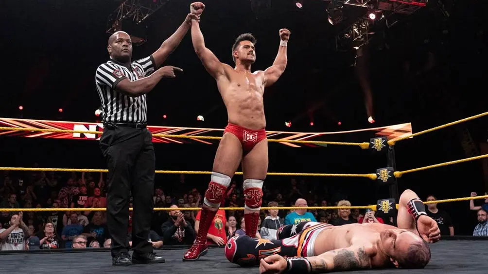 Ángel Garza festeja el triunfo sobre Joaquin Wilde | WWE.COM