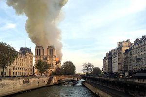 Catedral de Notre Dame sufre gran incendio