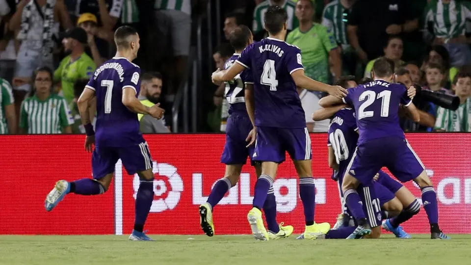 Sin Diego Lainez y Guardado, Valladolid doblegó a Betis sobre la hora
