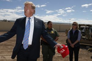 'Ya no los podemos recibir, nuestro país está lleno': Trump a inmigrantes