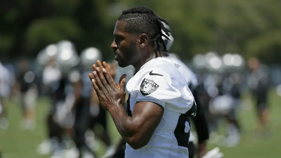Antonio Brown perdió demanda vs NFL sobre uso de su casco viejo