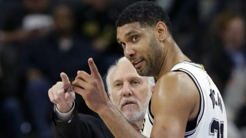 Tim Duncan regresó a los Spurs como asistente del entrenador, Gregg Popovich