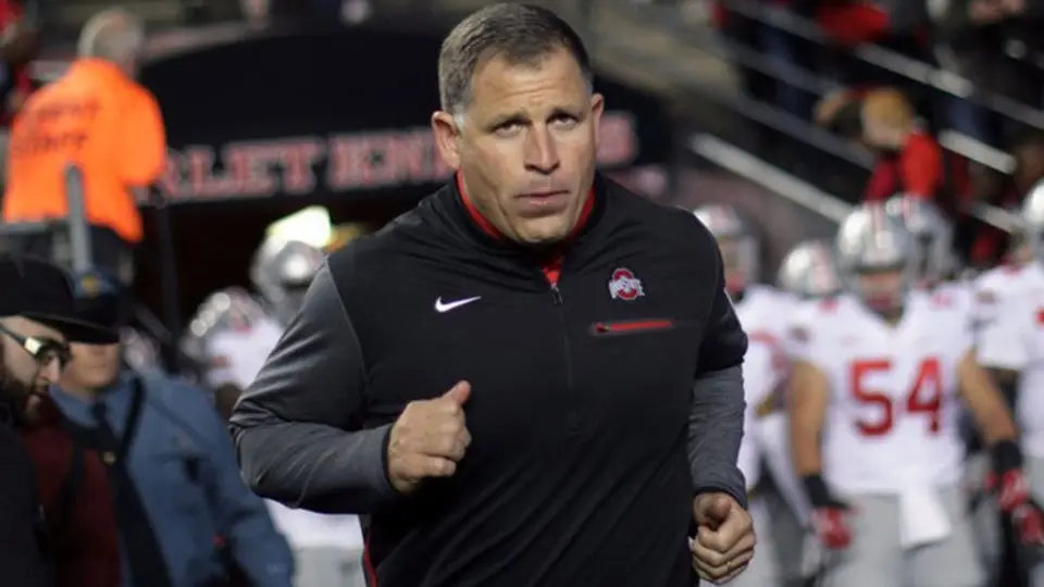 Coordinador defensivo de Patriots renuncia tras un mes en el equipo