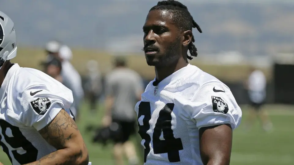 Raiders suspenderían a Antonio Brown