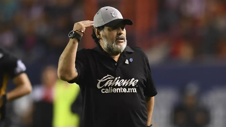 Maradona pide no ir a ver su película porque no le gustó el título